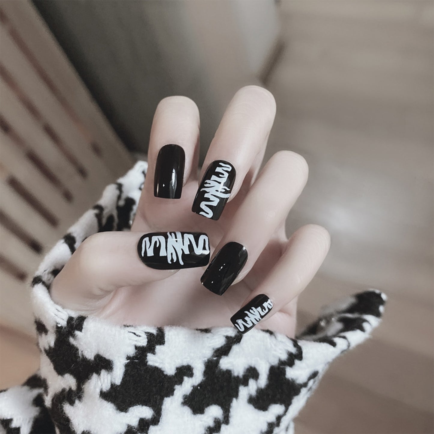 24Pcs Stiletto False Press On Nails Matte Black Color Leopard Wear Finished Product Wearable Full Cover Acrylic Nails Products