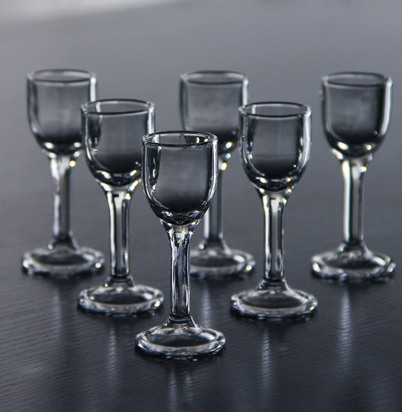 A set of 6 0.3/0.5 ounces machine-made lead-free glass wine glasses for Chinese liquor, 10ml / 15ml will be used