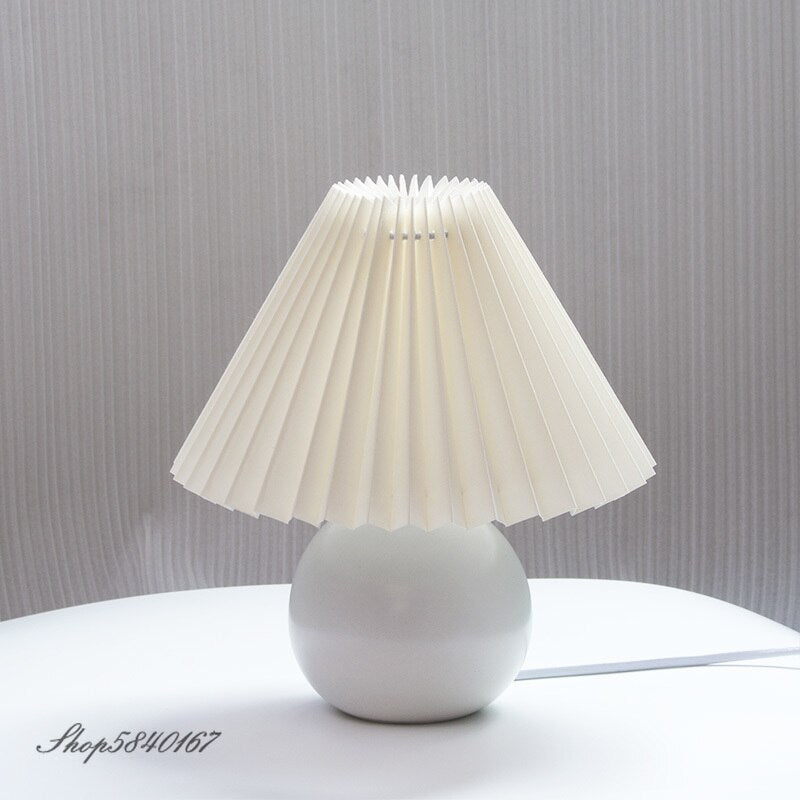 Vintage Rattan Lamp Table Korean Table Lamps for Bedroom Lamp Living Room Light Home Deco Creative Pleats Lamp with Led Bulb E27