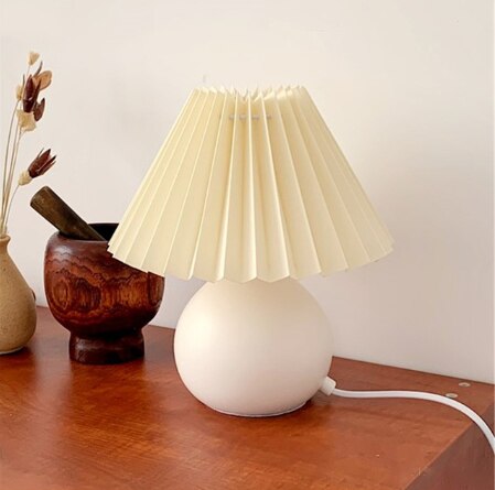 Vintage Rattan Lamp Table Korean Table Lamps for Bedroom Lamp Living Room Light Home Deco Creative Pleats Lamp with Led Bulb E27