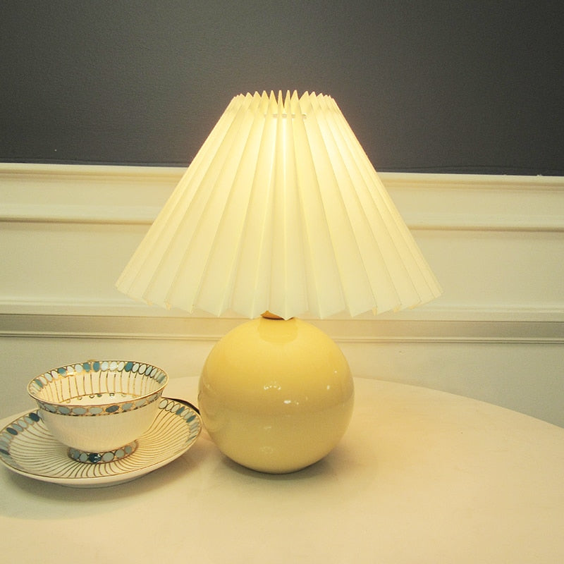 Vintage Rattan Lamp Table Korean Table Lamps for Bedroom Lamp Living Room Light Home Deco Creative Pleats Lamp with Led Bulb E27