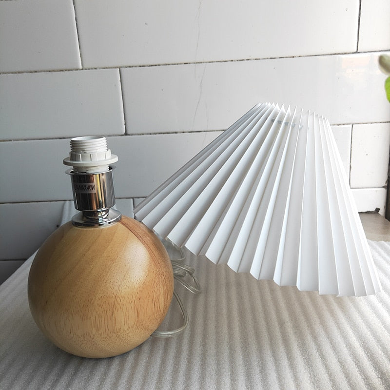 Vintage Rattan Lamp Table Korean Table Lamps for Bedroom Lamp Living Room Light Home Deco Creative Pleats Lamp with Led Bulb E27