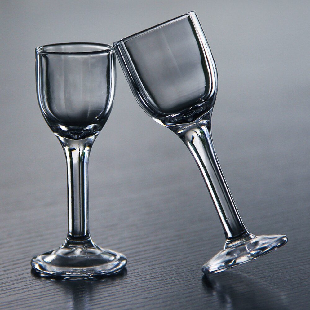 A set of 6 0.3/0.5 ounces machine-made lead-free glass wine glasses for Chinese liquor, 10ml / 15ml will be used