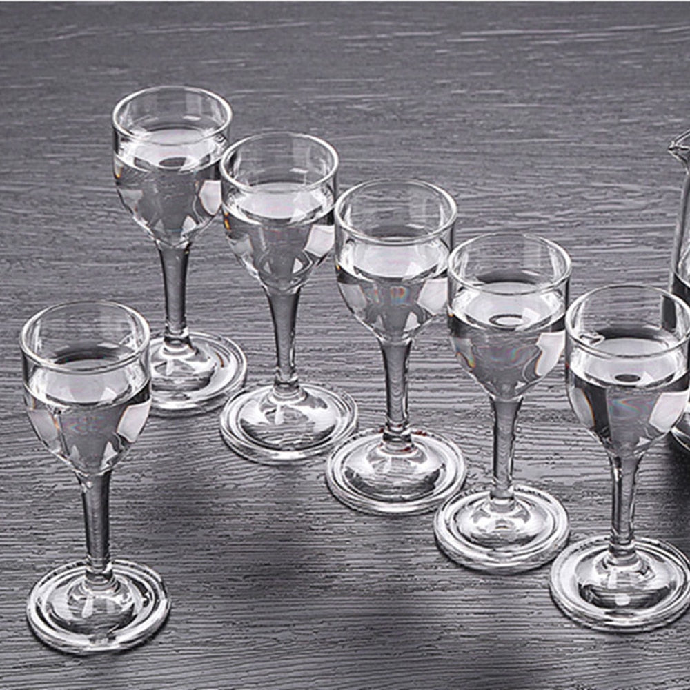 A set of 6 0.3/0.5 ounces machine-made lead-free glass wine glasses for Chinese liquor, 10ml / 15ml will be used